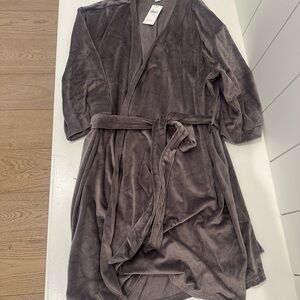New with tags Soft Gray Robe Splendid